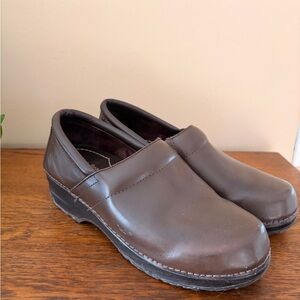 L.L. Bean Dark Brown Women's Clogs